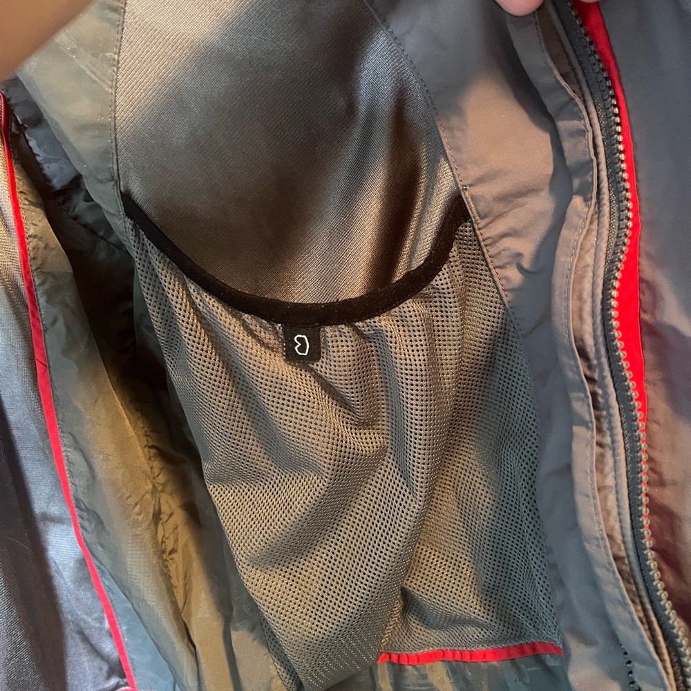 Columbia Men’s XL interchange Omni tech lined windbreaker. Grey and red. Zip up - Picture 7 of 15